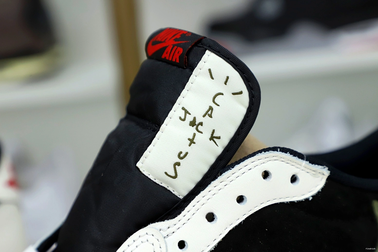 1 LOW NIKE TRAVIS X OG AIR “Olive” SCOTT JORDAN 0306